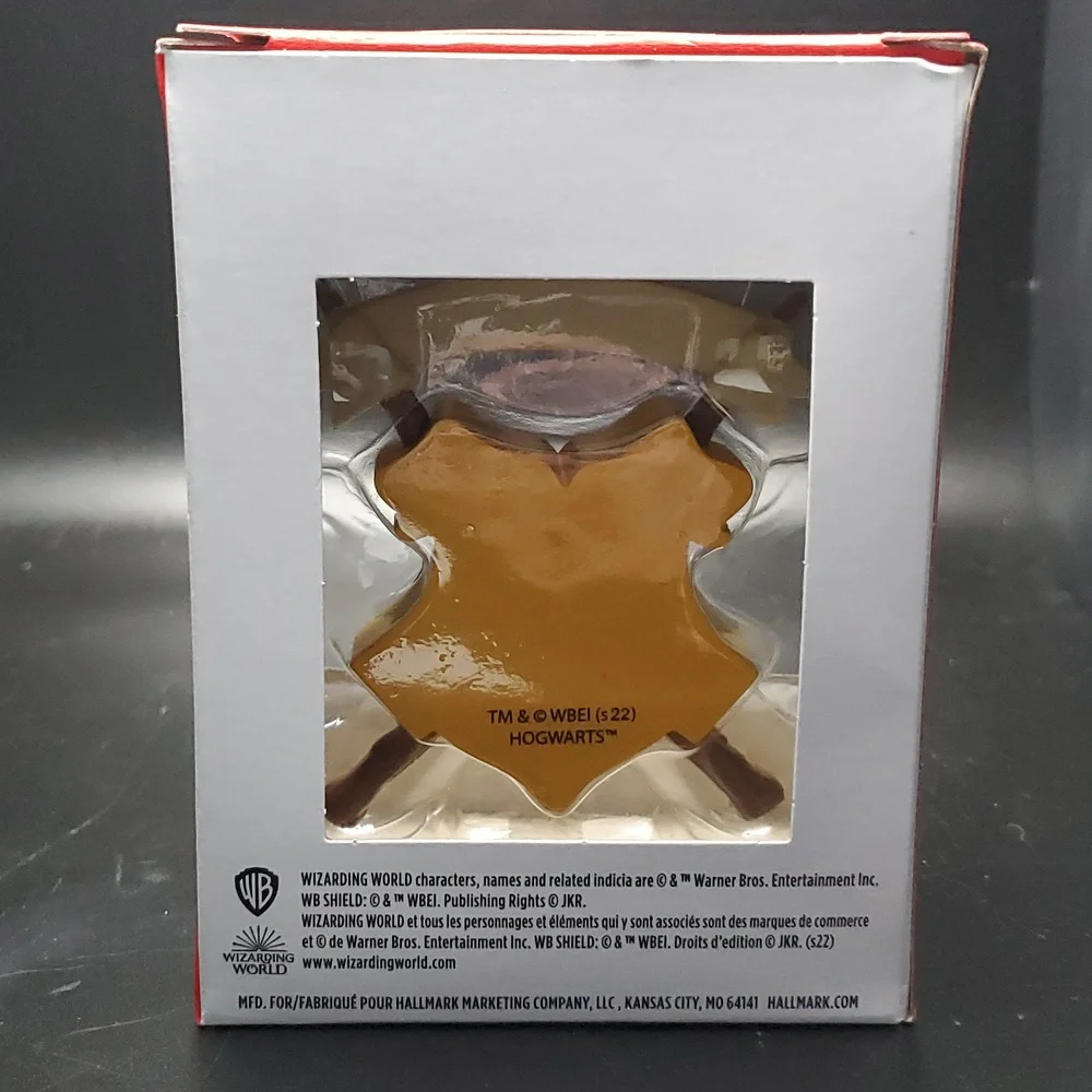 Harry Potter Hogwarts Crest Hallmark Ornament- NEW!! - Picture 2 of 2